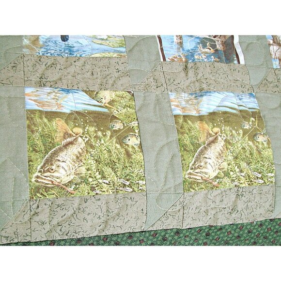 The Great Outdoors Small Quilt Hunting Dogs Fish Wildlife Farmhouse 20.5x25.5" - Picture 4 of 10